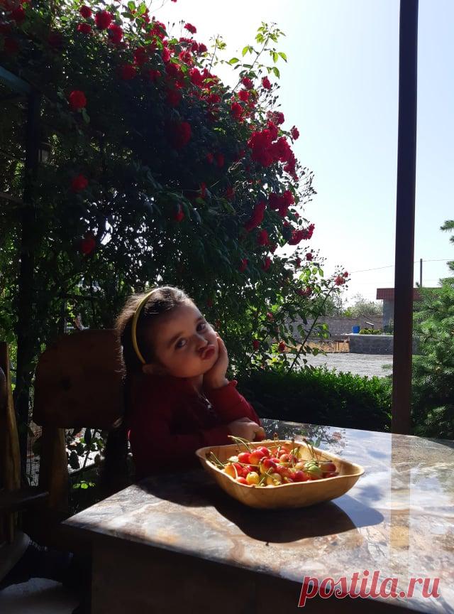 Շնորհավոր Հունիսի 1 -Congratulations on June 1
Շնորհավո՛ր տոնդ մեր ուրախություն,մեր արեւ:💥

Առանց երեխաների հնարավոր չէր լինի այդպես սիրել մարդկությունը:
Դոստոևսկի
Երեխաները սուրբ են և մաքուր: Չի կարելի դարձնել նրանց մեր տրամադրության խաղալիքը:
Անտոն Չեխով