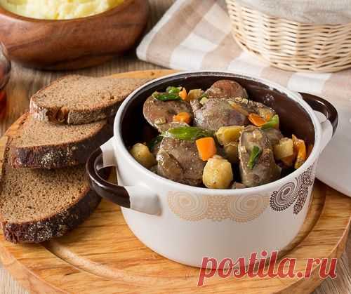 ЖАРЕНАЯ КУРИНАЯ ПЕЧЕНЬ С ЯБЛОКАМИ И СЛАДКИМ ПЕРЦЕМ