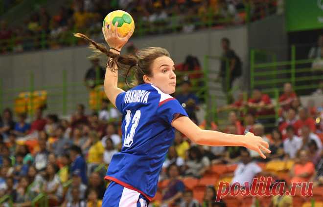 Анна Вяхирева. © EPA/MARIJAN MURAT. РИО-ДЕ-ЖАНЕЙРО, 21 августа. /ТАСС/. Российская гандболистка Анна Вяхирева признана самым ценным игроком олимпийского турнира. В восьми матчах на турнире Вяхирева забросила 36 мячей из 53 попыток (67,9%). Подробнее на ТАСС: http://tass.ru/sport/3554721  |  ТАСС: Спорт - Анна Вяхирева признана самым ценным игроком олимпийского гандбольного турнира