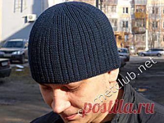 Мужская шапка, связанная крючком Стильная мужская шапка, связанная крючком из тонкой шерсти