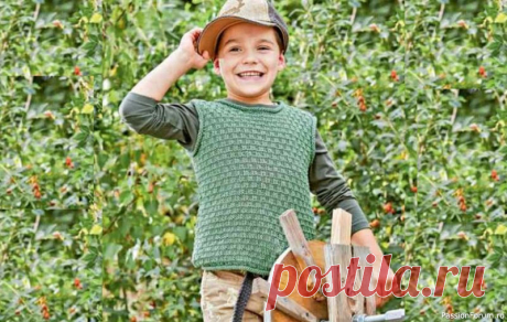 Жилет для мальчика. Описание | Вязание спицами для детей Этот вязаный жилет понравится подвижным мальчишкам.&nbsp;Размеры:98/104 (110/116) 122/128Вам потребуется:пряжа (97% хлопка, 3% полиэстера; 125 м/50 г) - 200 (200) 250 г зеленой; спицы № 3,5 и 4; короткие круговые спицы № 3,5.Лицевая гладь:лицевые ряды - лицевые петли, изнаночные ряды -...