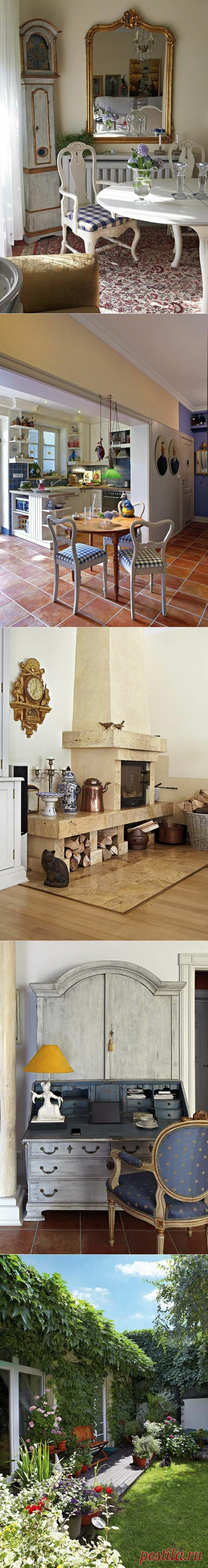 Семейный дом художников в деревне под Краковом в скандинавском стиле. Использованы царские цвета: золото и благородный синий | АРТбук Ульяновой | Яндекс Дзен