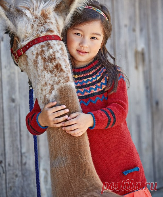 Джемпер с кармашками и жаккардовой кокеткой