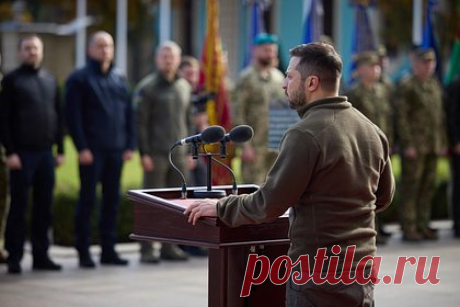 Зеленского обвинили в планах развязать Третью мировую войну. Власти Украины во главе с президентом Владимиром Зеленским пытались обманом развязать Третью мировую войну, указал обозреватель Эндрю Корибко на сайте американского Института мира и процветания Рона Пола. По утверждению эксперта, украинский лидер «врал всему миру», утверждая, что Польшу атаковали российскими ракетами.