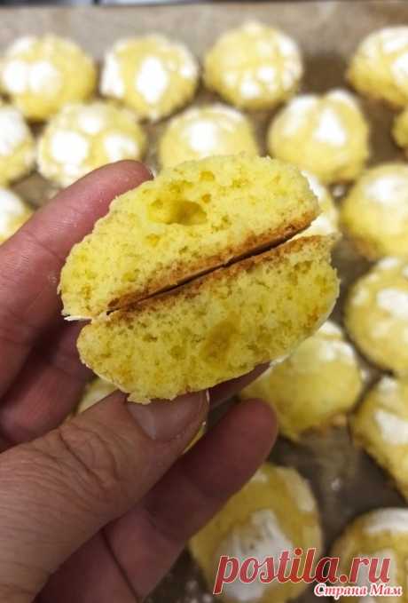 Песочное цитрусовое печенье с трещинками Просто, быстро,вкусно и не затратно по продуктам. -70 гр сливочного масла  -100 гр сахарной пудры -1 яйцо, выбирайте поменьше размером -1,5 ст л лимонного сока -150 гр муки