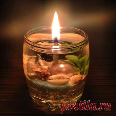 Некоторые люди скользят по твоей жизни, как капли воды по стеклу — так красиво наблюдать... И не остаётся следов... Некоторые же — алмазной гранью вырезают на жизни твоей узоры — и ты становишься совершенно другой, порой такие прекрасные узоры... А к | ~ЦИТАТЫ~