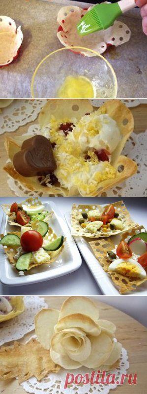 Украшения, корзиночки для салатов и чипсы из лаваша.