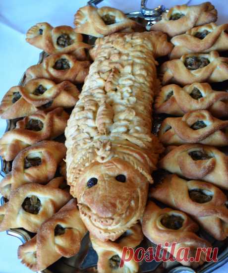 РАССТЕГАИ С ВЯЗИГОЙ «Остров Монреаль», №41, май 2015 Памятник забытой гастрономии Вспоминали мы как-то с шефом «Эрмитажа» Олегом Скобиола проходившие у него в  ресторане тематические вечера. Каждый такое мер…