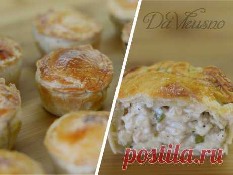 Маффины из слоеного теста с курицей