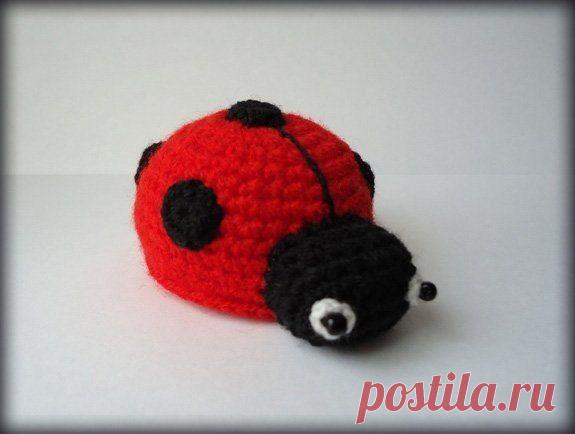 Божья коровка. Простая игрушка крючком. Мастер класс.