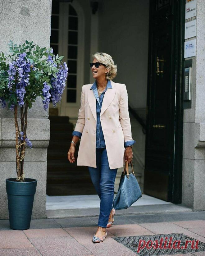 Джинсы. Джинсы. Джинсы. 11 образов для женщин 60+, в которых вы будете выглядеть модно
Джинсы самая популярная одежда для женщин любого возраста. Женщинам в возрасте 60+ идеально подходит классика, при выборе обязательно следите за посадкой. Правильно подобранные джинсы способны улучшить фигуру. А вот ошибочный выбор, напротив, испортит все впечатление. Особое внимание – на карманы сзади и...
Читай дальше на сайте. Жми подробнее ➡