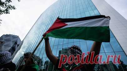 CNN: израильские силовики задержали одного из лидеров ХАМАС на Западном берегу. Израильские силовики во время рейда на Западном берегу реки Иордан арестовали одного из основателей палестинского движения ХАМАС, Хасана Юсефа, сообщает CNN со ссылкой на власти Израиля. Читать далее