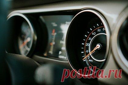 Россиянка «припарковала» внедорожник на крышу легковушки