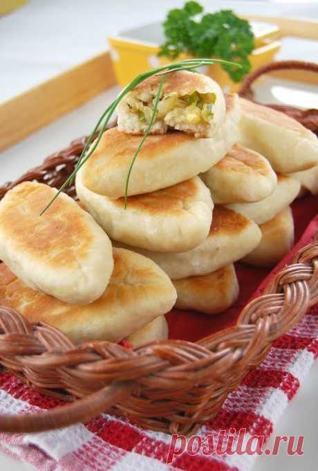 Постные пирожки с капустой.

Очень вкусные пирожки. С начинкой можно экспериментировать. Я больше всего люблю с капустой, варёными яйцами и зелёным луком, яблоками с изюмом и корицей, картошкой с грибами. 

Вам потребуется:
Показать полностью…