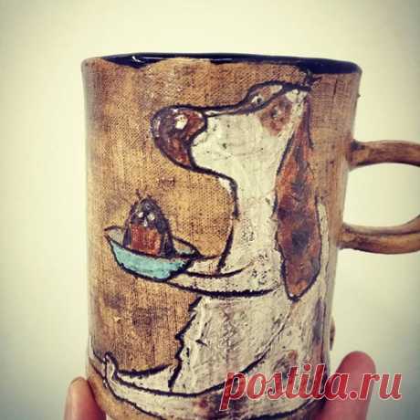 Опять из "придурковатенького" #керамическаякружка  #кружкакерамическая #кружкассобакой #собаканакружке #собакен #авторскаякерамика  #керамикаручнаяработа #керамикаметелеваелена