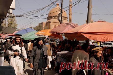 Названо число погибших при взрыве у мечети в Кабуле. Как минимум два человека погибли и трое пострадали в результате взрыва около мечети Идгах в Кабуле. По информации Министерства внутренних дел Афганистана, в связи с происшествием задержали троих человек. На данный момент устанавливаются причины и обстоятельства взрыва.