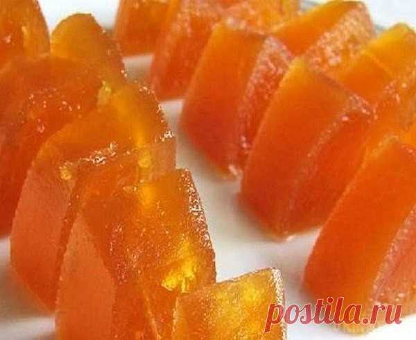 Медовая тыква - вкуснейший десерт. 

Ингредиенты: 

Тыква — 400-500 гр 
Мёд — 3 ст.л. 
Сливочное масло — 30 гр 
Корица по вкусу 

Приготовление: 

Тыкву нарезать кусочками не более 2 см, обмазать мёдом с корицей. Чашу мультиварки смазать сливочным маслом, выложить в неё наши кусочки тыквы. Включить режим «выпечка» на 35-40 минут. Получится не только вкусный, но ещё и очень полезный для организма десерт 
Приятного аппетита!