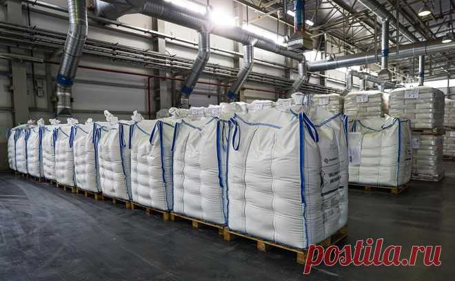 МИД заявил о блокировке в Европе более 96 тыс. т российских удобрений. Западные страны на словах заявляют о том, что их санкции не распространяются на российские удобрения и продовольствие, а на деле блокируют «даже сугубо гуманитарные, безвозмездные поставки», заявили в МИДе