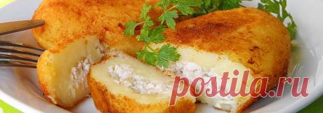 Классические картофельные зразы • Рецепт Сытные и очень вкусные классические картофельные зразы с куриной начинкой. Готовятся они совсем просто, а получаются очень вкусными.
Ингредиенты: Картофель - 1 кг.
Куриное филе - 500 гр. Лук - 1 шт.
Морковь - 1 шт.(по желанию) Майонез - 2 ст.л. Соль, перец, специи - по вкусу Растительное масло для жарки Приготовление: Картошку почистить, отварить в подсоленной воде, растолочь в пюре, немного остудить.
Лук нарезать мелкими кубиками, морковь натереть на м…
