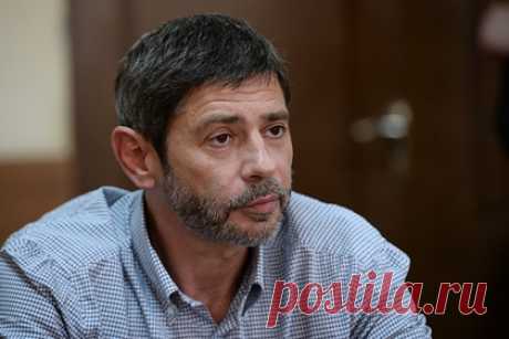 Коллеги Валерия Николаева раскрыли подробности нервного срыва артиста. Коллеги российского актера Валерия Николаева рассказали о причинах его нервного срыва. По словам сослуживцев Николаева по актерскому цеху, перед задержанием сотрудниками полиции и госпитализацией в психиатрическую больницу 56-летний артист взял кредит и купил дорогой автомобиль.