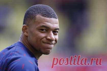 Подписание Мбаппе контракта с «Реалом» опровергли. Подписание футболистом Килианом Мбаппе контракта с мадридским «Реалом» опровергли. Испанский клуб сохраняет уверенность в том, что нападающий перейдет в команду летом на правах свободного агента. При этом ранее стало известно, что в «Реале» готовы предложить 80 миллионов евро за трансфер нападающего.