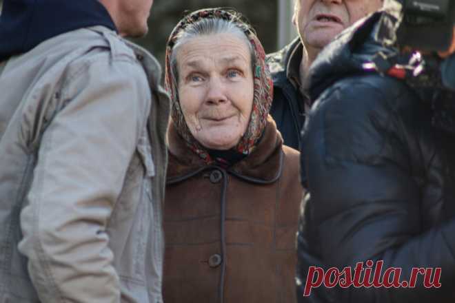 «Думали, что мошенники»: челябинские пенсионерки оформляют прибавку «за детей» - Горячая тема