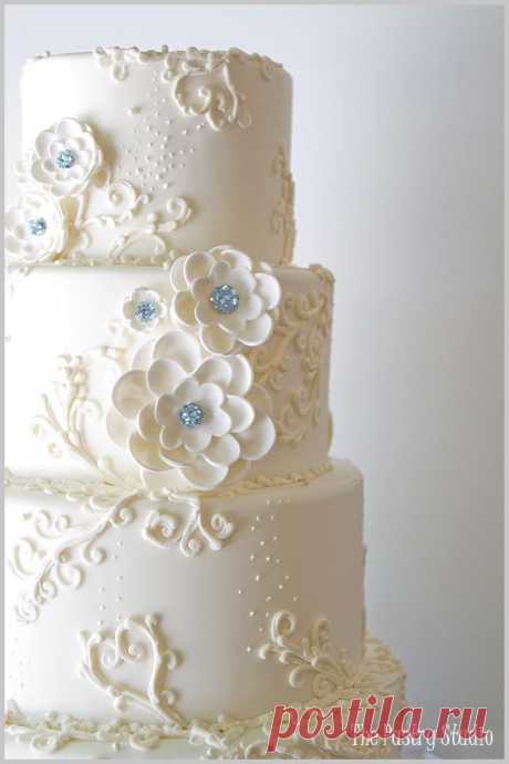 A Glamorous Wedding Cake with hand made sugar-paste flowers using Swarovski Crystals in teal. &amp;raquo; The Pastry Studio