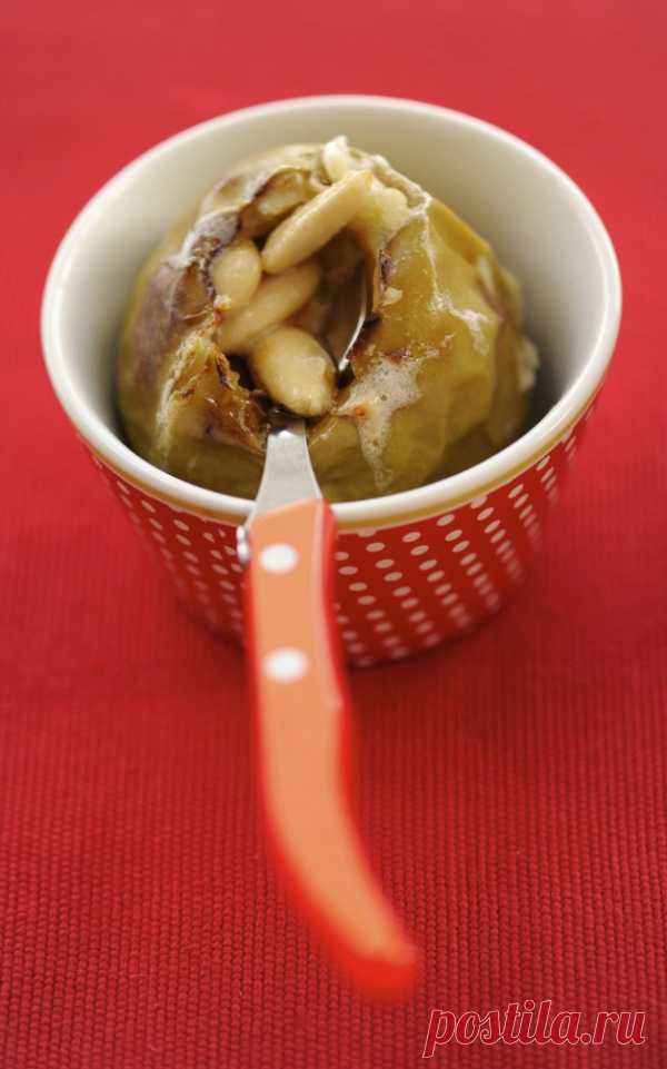 Вкусные печеные яблоки с корицей