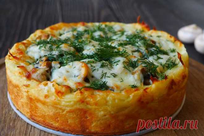 Пироги из картофельного пюре - пошаговые рецепты с видео Простые рецепты аппетитных пирогов, приготовленных с картофельным пюре. Выпечка с куриным филе и грибами, с луком и яйцом, сыром и беконом.