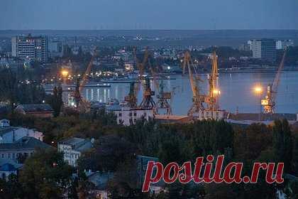 В России объяснили решение ВСУ нанести удар в районе Феодосии. Взятие под контроль Вооруженными силами (ВС) России Марьинки в Донецкой народной республике (ДНР) могло быть одним из побудительных мотивов атаки Вооруженных сил Украины (ВСУ) в районе Феодосии. Такую связь произошедшего в беседе с «Лентой.ру» отметил зампред комитета Совфеда по международным делам Андрей Климов.