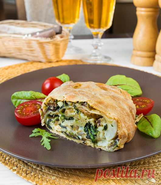 Штрудель с белой рыбой и шпинатом на Вкусном Блоге Кто там просил новых рецептов с рыбой? Вот вам новый рыбный штрудель. Можете рассматривать его и как повседневное блюдо, и как праздничное – он в любом случае будет хорош 🙂 Для приготовления вы можете использовать любую белую рыбу – у меня снова дори, но хорошо подойдет треска, палтус, сайда и…