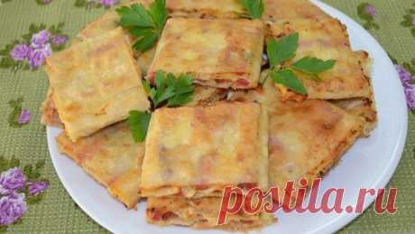Жареный лаваш с колбасой и сыром.