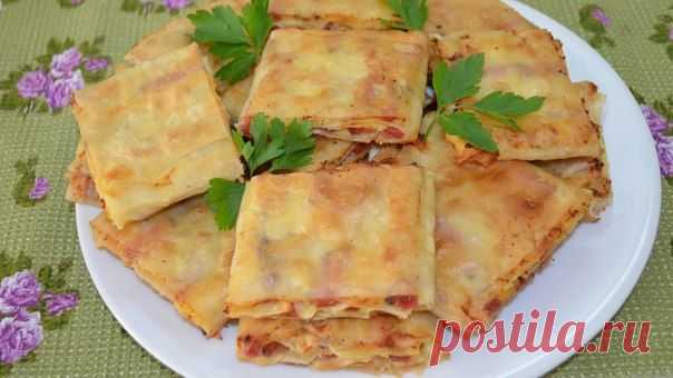 Жареный лаваш с колбасой и сыром.