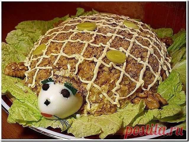 9 ВКУСНЫХ САЛАТОВ НА ПРАЗДНИЧНЫЙ СТОЛ!!!
Подборка:
1. Салат 