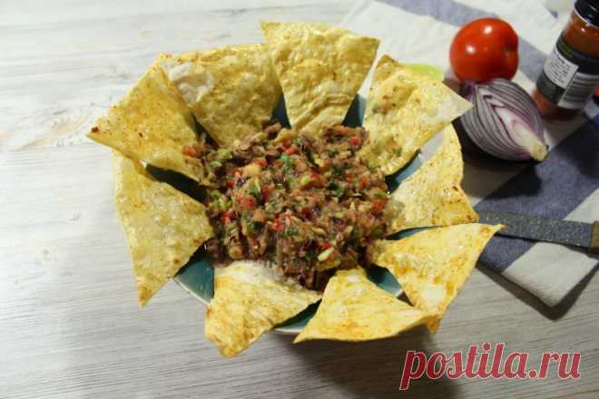 Гуакамоле с чипсами из лаваша! Прекрасная закуска для большой компании! — Кулинарная книга - рецепты с фото