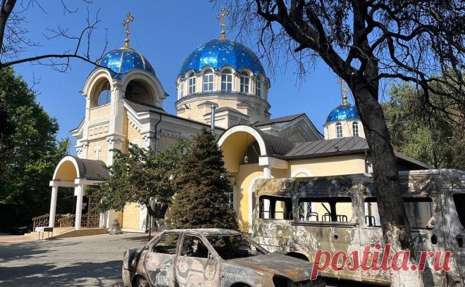 «Ъ» раскрыл подробности дела о терактах в Дербенте и Махачкале. К теракту причастны 11 человек, их них пятеро нашли и хранили оружие. Фигуранты объединились «по мотивам национальной и религиозной ненависти к гражданам Израиля» и готовили атаки месяц. Они утверждают, что оружие им подбросили