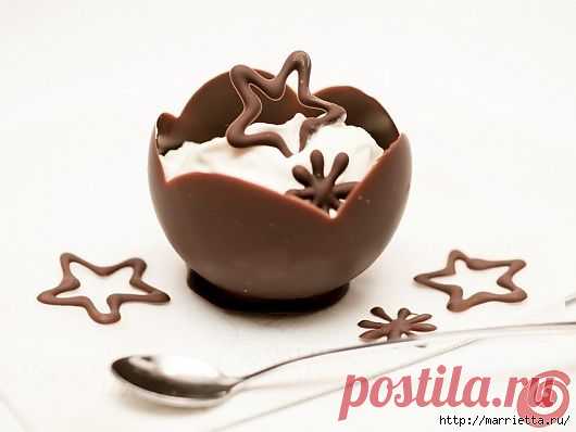 Шоколадные вазочки для мусса из белого шоколада. Праздничный десерт.