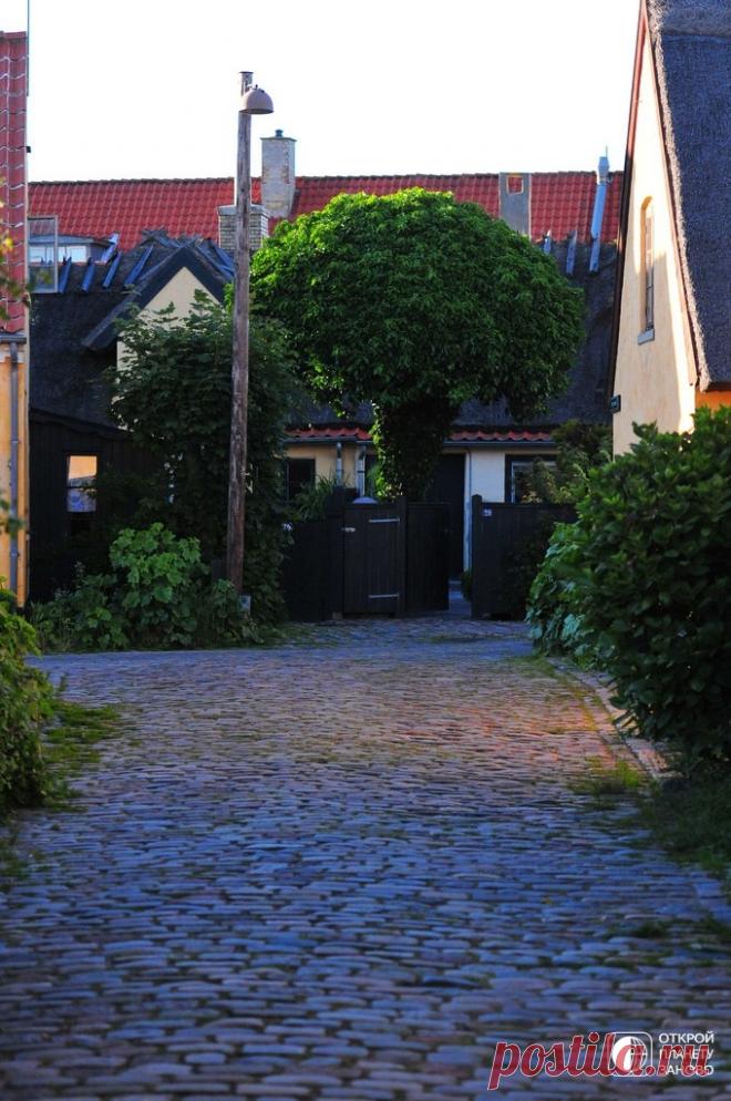 Симпатичная деревня с желтыми домиками - Драгёр - Путешествуем вместе