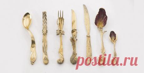 Сальвадор Дали, эпатажный сюрреалист, в 1957 году создал набор столовых приборов Menagere, стилизованных под объекты живой природы.