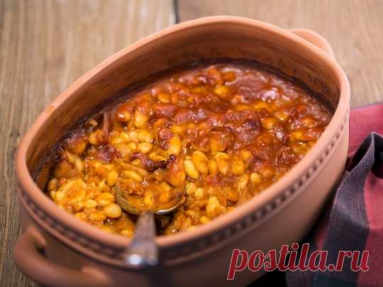 Тавче гравче Вкусен боб на фурна