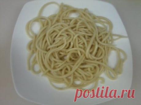 КАК СДЕЛАТЬ ЛАПШУ ДЛЯ ЛАГМАНА(ВИДЕОРЕЦЕПТ) - YouTube