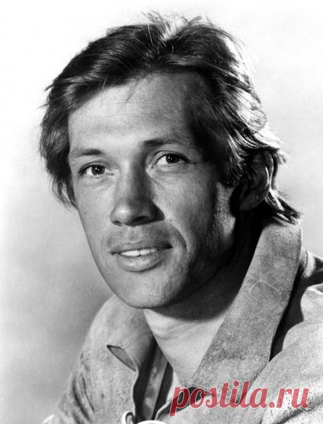 Дэвид Кэрредин, 8 декабря, 1936 • 3 июня 2009