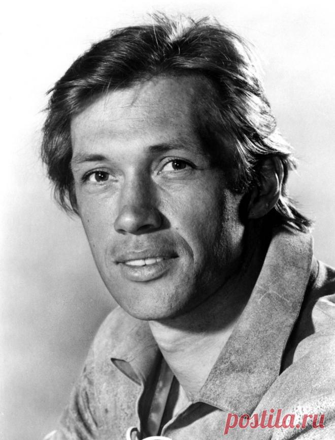 Дэвид Кэрредин, 8 декабря, 1936 • 3 июня 2009