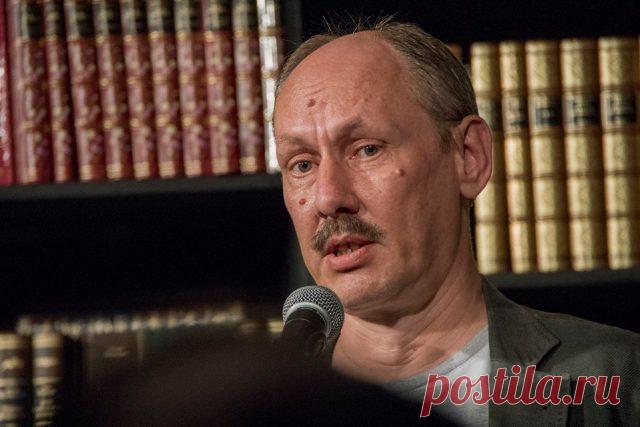 8 ноября в Москве состоится презентация новой книги Сергея Плотова «Дефиле» | Imenno.ru