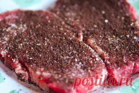 Аппетитный стейк из свинины в молотом кофе | БУДЕТ ВКУСНО!