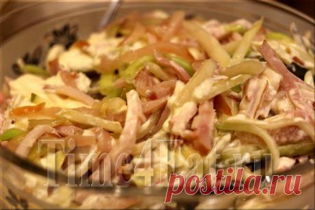 Салат с ветчиной, грушами и огурцами | Пора перекусить!