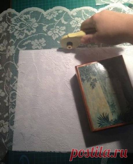 Она разрезала тюль и намочила отрез в крахмале. Увидев результат, я сделала так же!