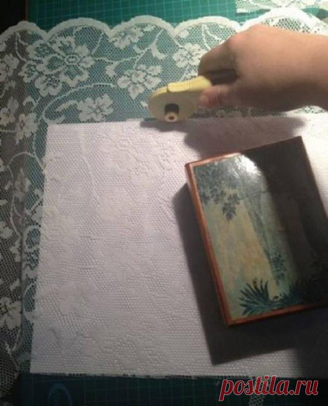 Она разрезала тюль и намочила отрез в крахмале. Увидев результат, я сделала так же!