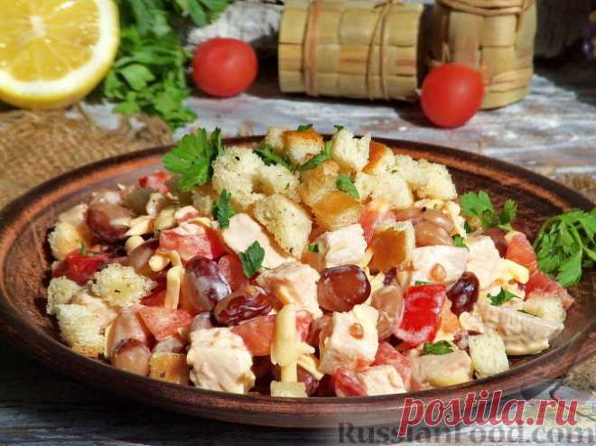 Рецепт: Салат с курицей, фасолью и сухариками на RussianFood.com