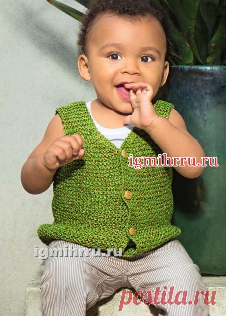 Летний зеленый жилет для малыша 1-15 месяцев. Вязание спицами для детей